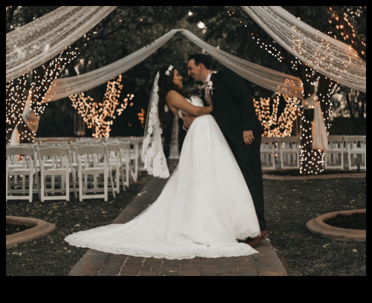 Affordable I Do's Un ghid pentru planificarea unei nunți prietenoase cu bugetul 3 Affordable I Do's: Navigarea cheltuielilor de nuntă