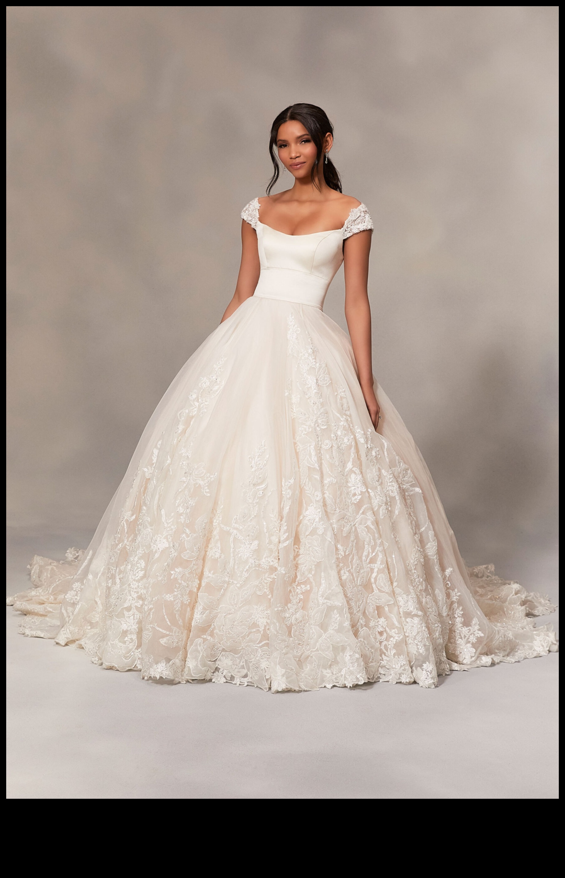 Radiante în timp Rochii de mireasă atemporale care orbiesc 4 Radiant în timp: rochii de mireasă atemporale care orbiesc