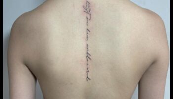 Detalii delicate: Călătorie în lumea măiestriei minimaliste a tatuajelor