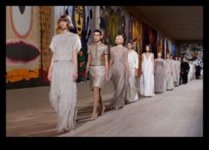 Haute Heritage: O călătorie vizuală în capturi de modă